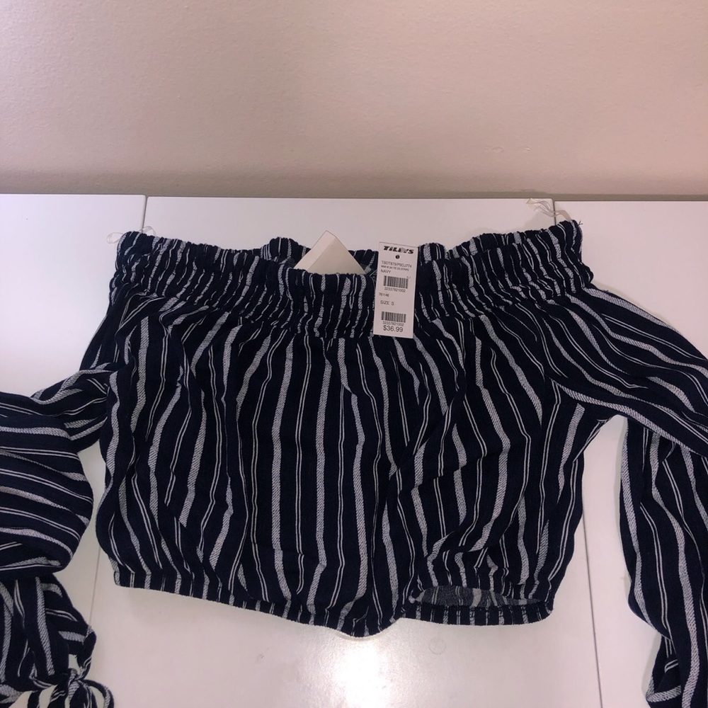 Tillys crop top
